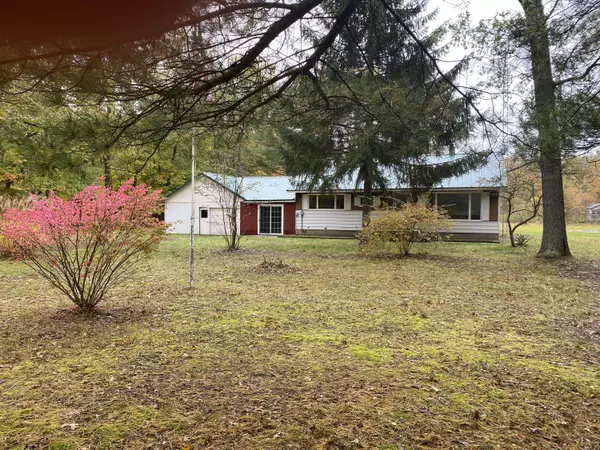 5722 E River Road, Twin Lake, MI 49457