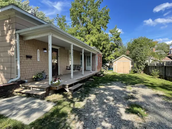 208 W Lincoln Street, Grand Ledge, MI 48837