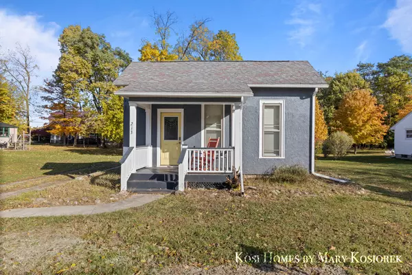 213 Drew Street, Paw Paw, MI 49079
