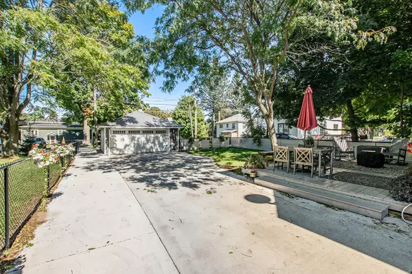 Ludington, MI 49431,819 E Loomis Street