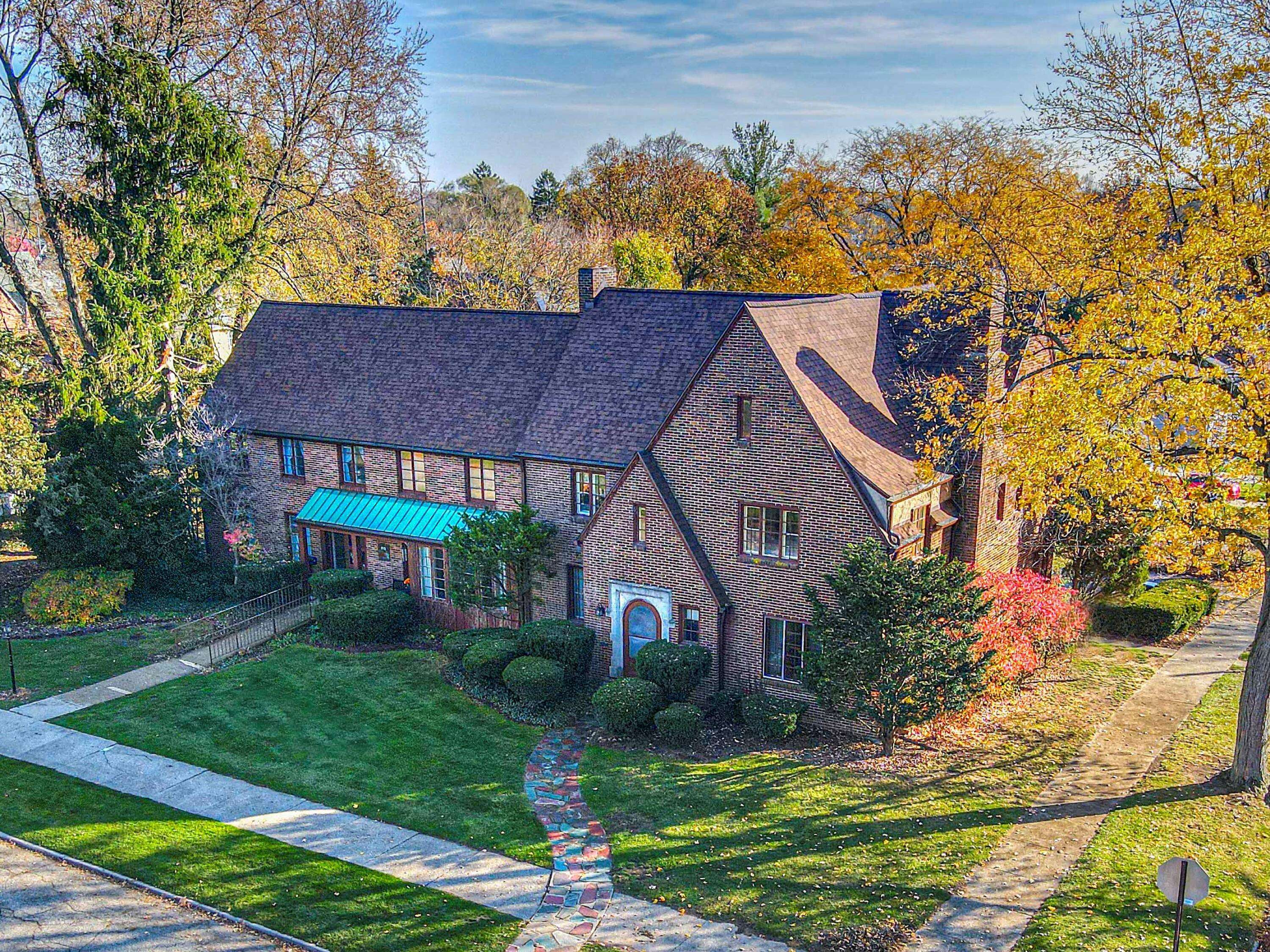 1013 Carlton Boulevard, Jackson, MI 49203