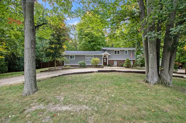 2917 Pontaluna Road, Fruitport, MI 49415