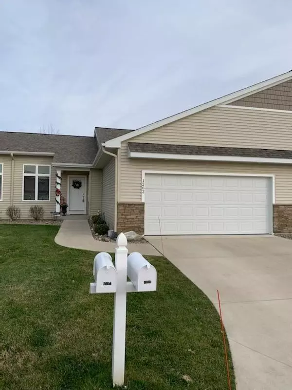 1262 S Village Circle, Kalamazoo, MI 49009