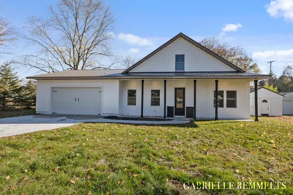 3678 Fuller NE Avenue