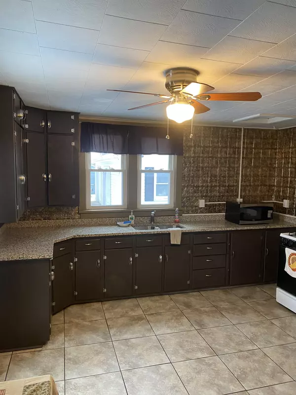 Tekonsha, MI 49092,129 N Waldo Street