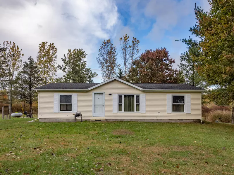 40788 28th Avenue, Gobles, MI 49055