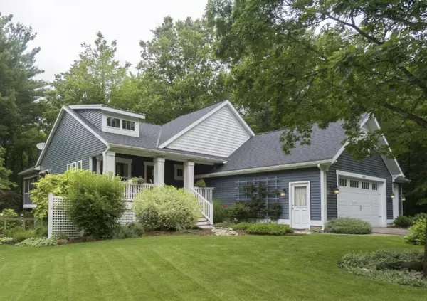 6405 Daniel Drive, Saugatuck, MI 49453