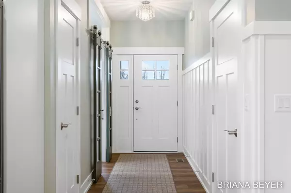 Holland, MI 49423,1062 Maplewood Court #16