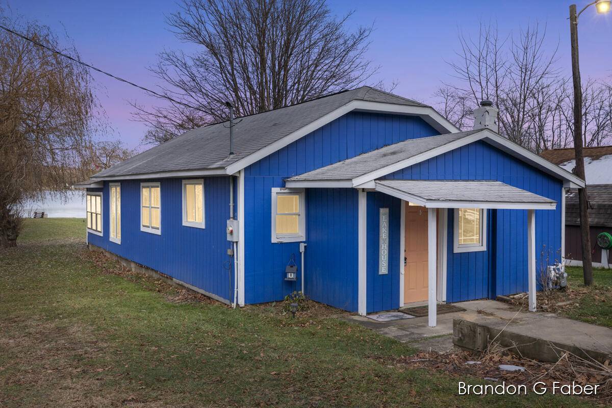3317 Dumont Lake Drive, Allegan, MI 49010