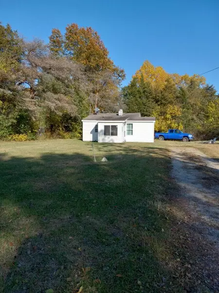 59443 Roger Road, Colon, MI 49040