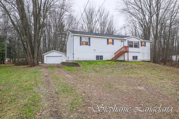 2568 Hoover Street, Casnovia, MI 49318