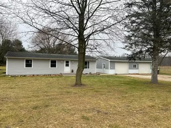 7205 N Gilmore Road, Farwell, MI 48622