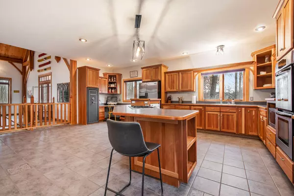 9450 Trinity Oaks SE Drive Alto, MI 49302