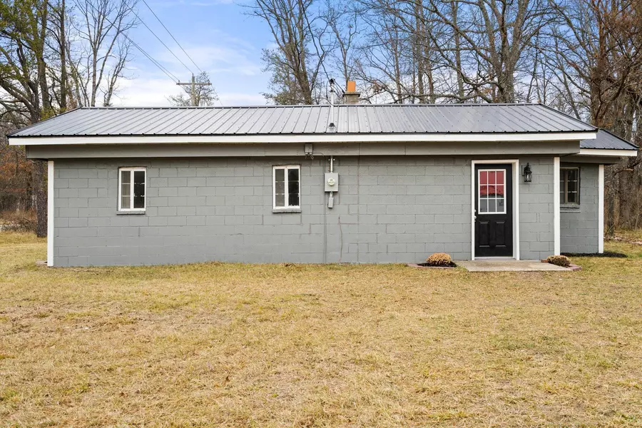 7504 S Forman Rd, Idlewild, MI 49642