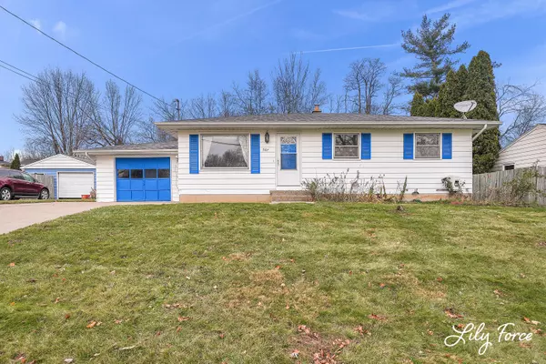 987 Coventry NW Drive, Walker, MI 49544