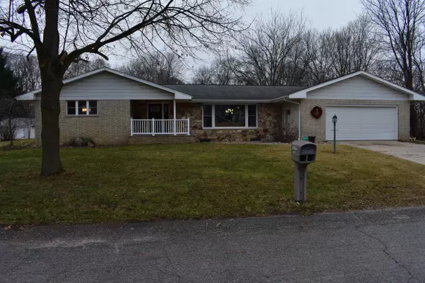 55884 Forest Beach Road Road, Dowagiac, MI 49047