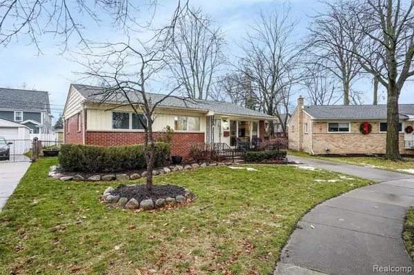 Royal Oak, MI 48073,715 FAIRWAY Drive