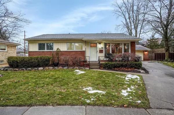 Royal Oak, MI 48073,715 FAIRWAY Drive