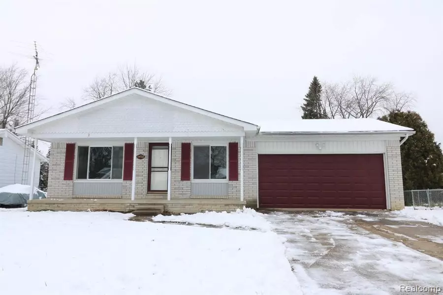 5458 MEADOWCREST Drive, Flint, MI 48532