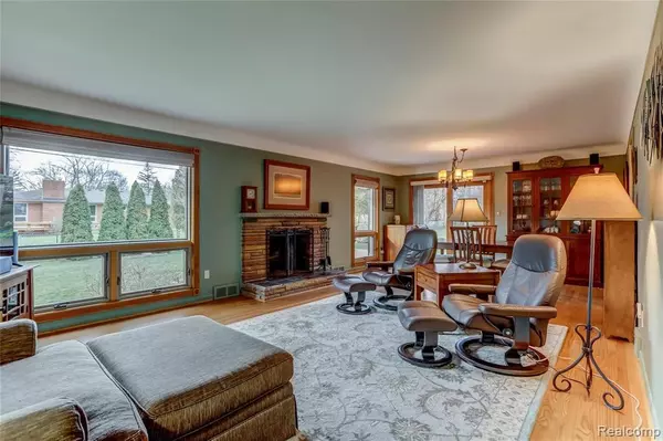 Farmington Hills, MI 48334,28369 Bay Tree Road