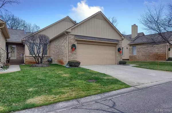 Farmington Hills, MI 48335,21660 RIVER RIDGE TRAIL
