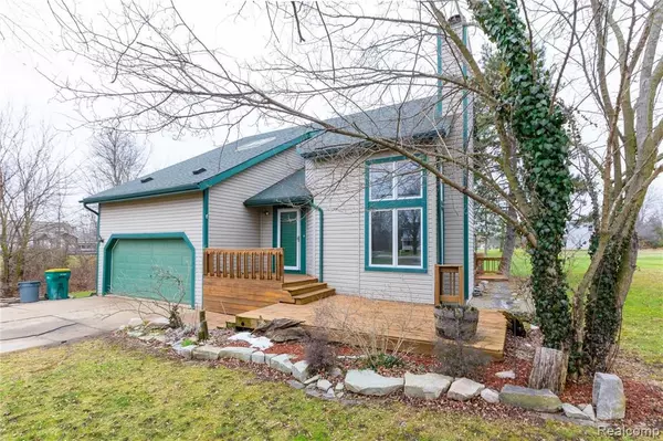 New Boston, MI 48164,31190 N HURON RIVER Drive