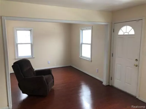 Dearborn, MI 48126,7433 HORGER Street