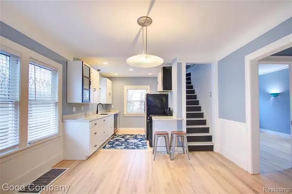 Ferndale, MI 48220,553 E OAKRIDGE Street
