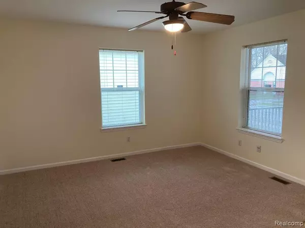 Ferndale, MI 48220,21116 WOODSIDE Avenue