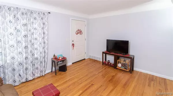 Hazel Park, MI 48030,537 E MAPLEDALE Avenue