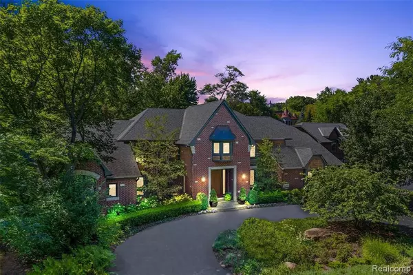 26061 HAWTHORNE Drive, Franklin, MI 48025