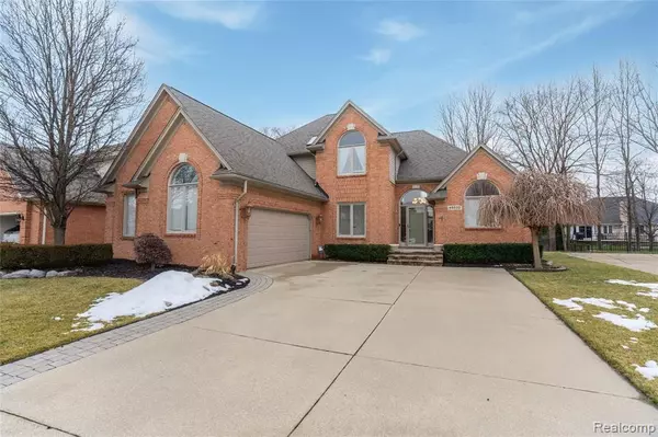 46532 WATERSEDGE Drive, Macomb, MI 48044