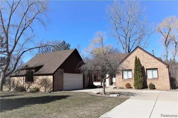 Farmington Hills, MI 48335,37642 8 MILE