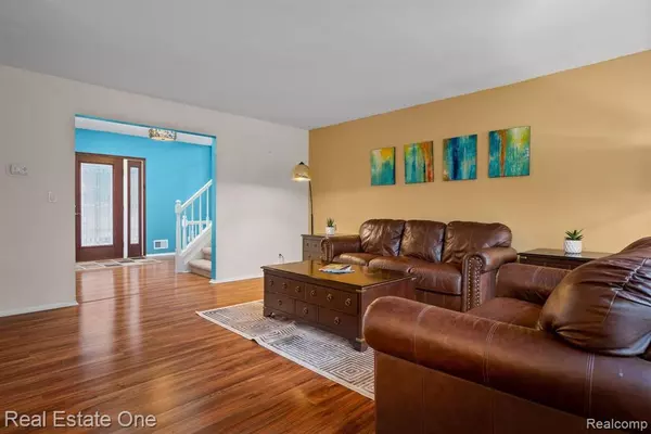 Rochester Hills, MI 48307,1515 GRAVEL RIDGE Drive