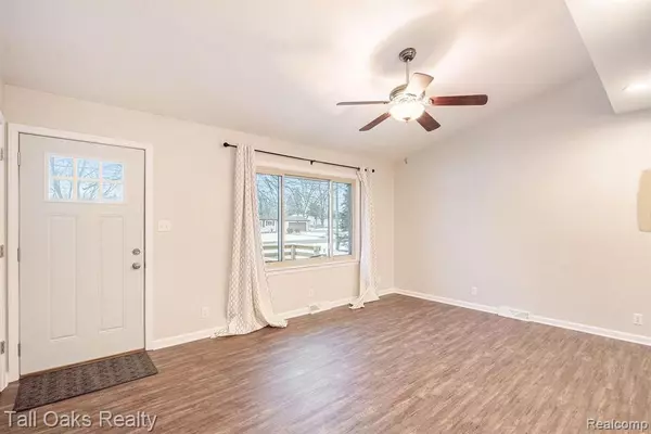 Grand Blanc, MI 48439,6036 SUN VALLEY Drive