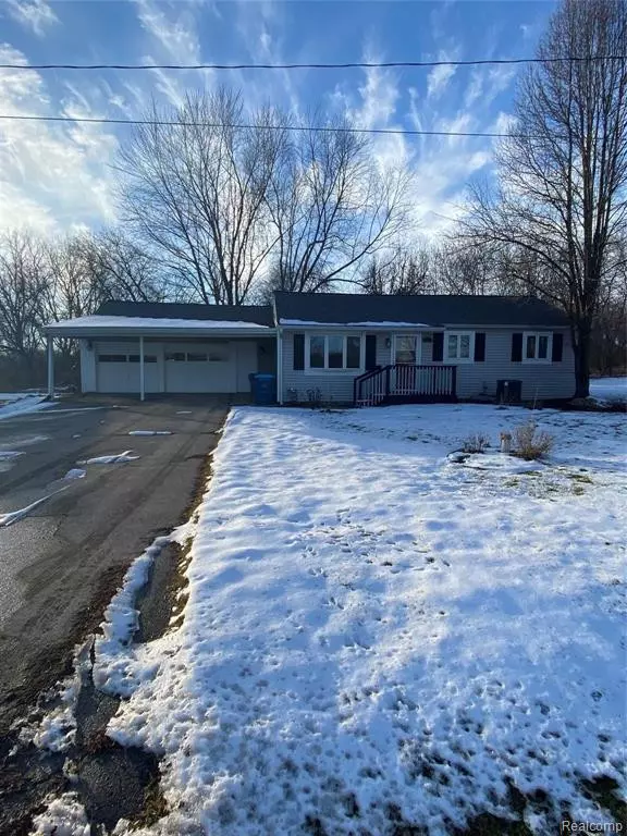 Fenton, MI 48430,14490 EDDY LAKE Road