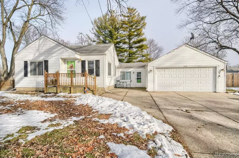 1333 MERLE Avenue, Burton, MI 48509