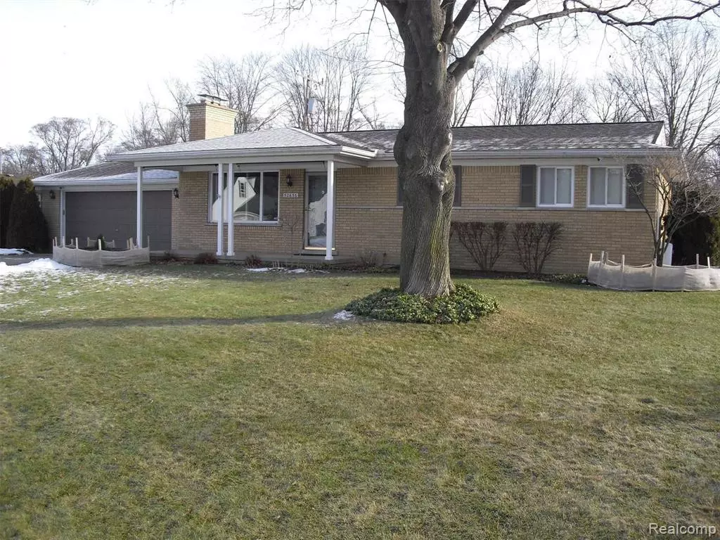 Shelby Twp, MI 48316,52656 PAPPY Lane