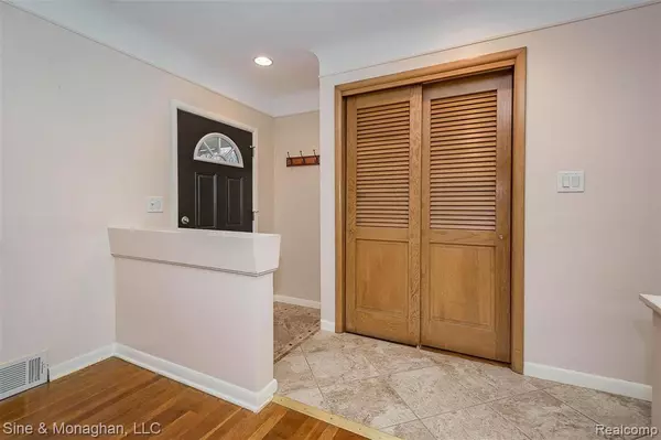 Warren, MI 48093,28255 ALINE Drive
