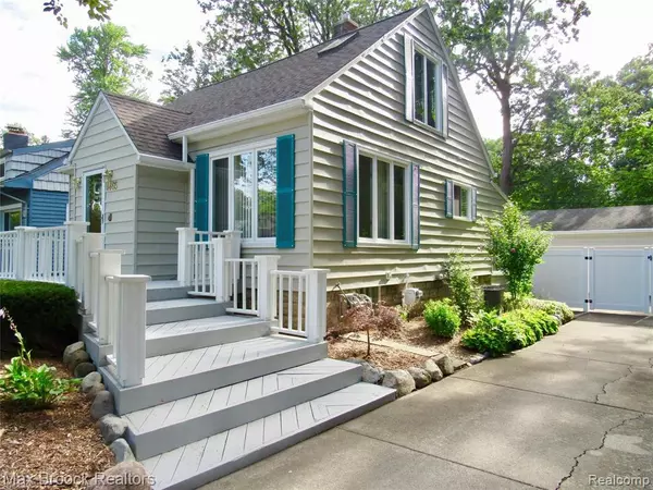 Sylvan Lake, MI 48320,1465 ROSEDALE Avenue