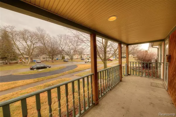 Dearborn Heights, MI 48127,7325 N SILVERY Lane