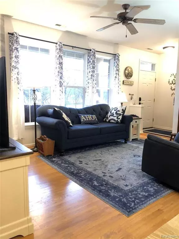 Woodhaven, MI 48183,23455 WILLIAMSBURG Circle