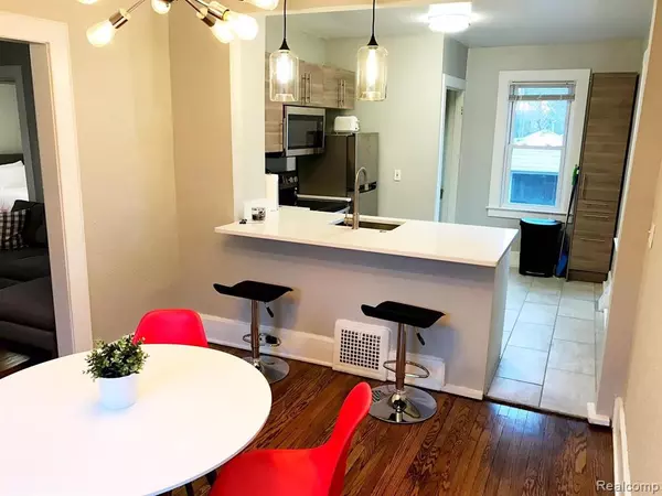 Royal Oak, MI 48067,411 N WEST Street