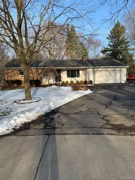 347 CHERRYLAND Street, Auburn Hills, MI 48326