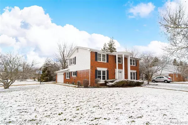 West Bloomfield, MI,6900 COTTONWOOD KNOLL