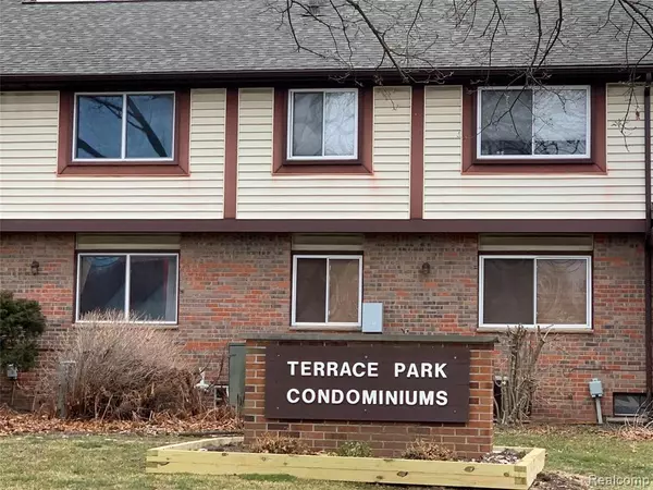 Ypsilanti, MI 48198,939 TERRACE Lane