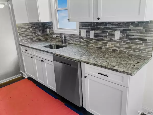 Royal Oak, MI 48073,2429 N WILSON Avenue