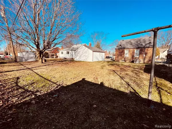 Lincoln Park, MI 48146,857 Riverbank Street