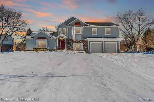 9353 N Ridge Road, Plymouth, MI 48170