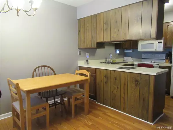 Imlay City, MI 48444,130 WESTON ST APT 1